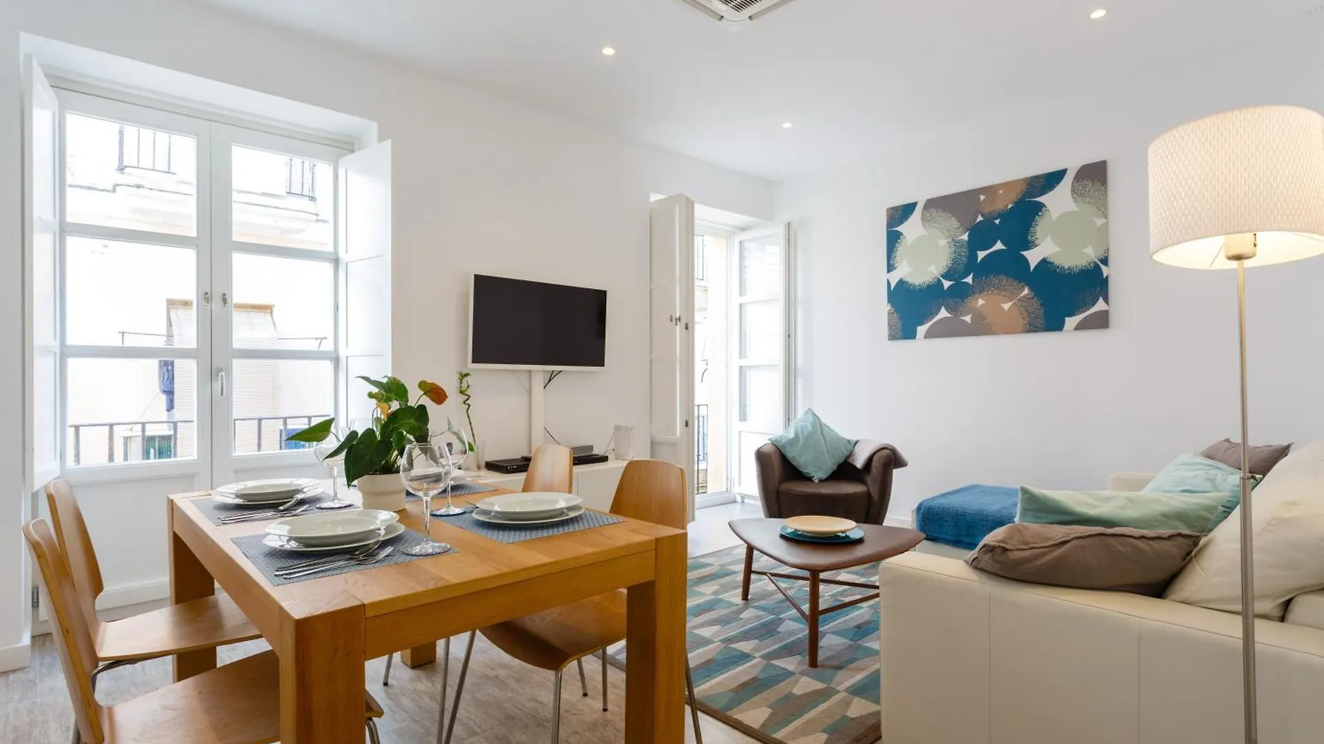 Alba Apartment By Cadiz4Rentals